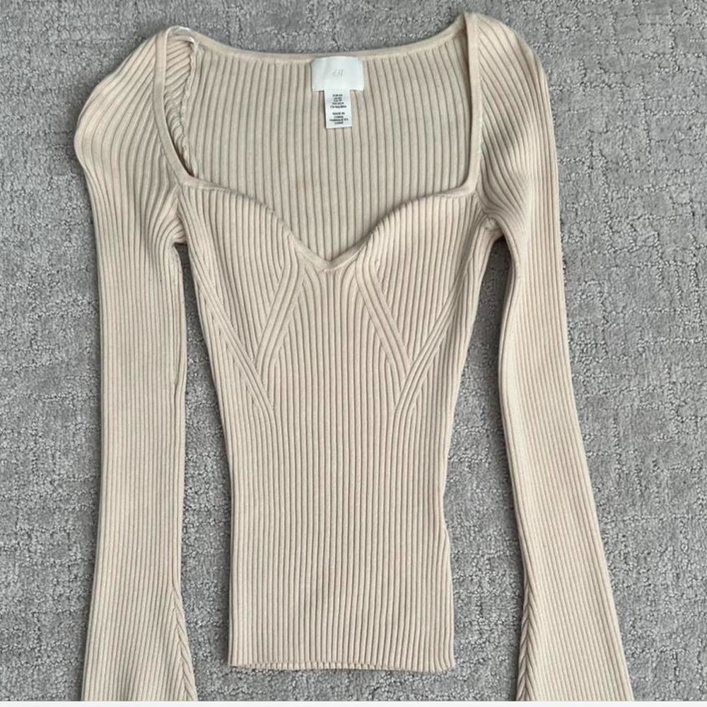 H&M sweetheart neckline ribbed top